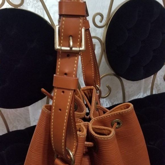 Louis Vuitton epi petit noe - Picture 10 of 16